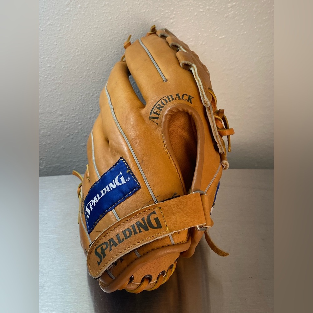 PAIR OF SPALDING-WILSON LEATHER SOFTBALL GLOVES - Picture 3 of 16